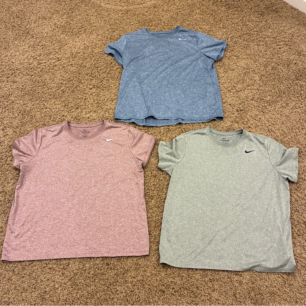 Nike Women’s Short sleeve bundle